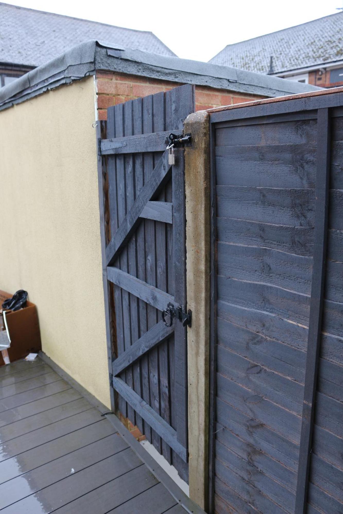 Self Contained, Double Bed Studio, Private Kitchen, Private Bath, Walking Distance To Harry Potter Watford  Extérieur photo