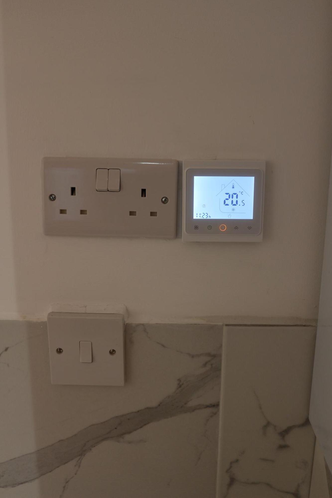Self Contained, Double Bed Studio, Private Kitchen, Private Bath, Walking Distance To Harry Potter Watford  Extérieur photo